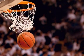 kaiyun体育综合-NBA球星在社交媒体上秀恩爱，引发热议，nba球星的感情生活