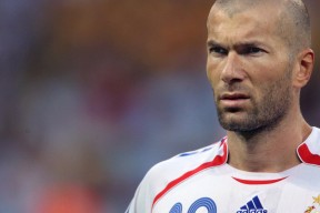 kaiyun体育综合-利兹联苦战三小时，惜败对手无缘胜利，利兹联 jd