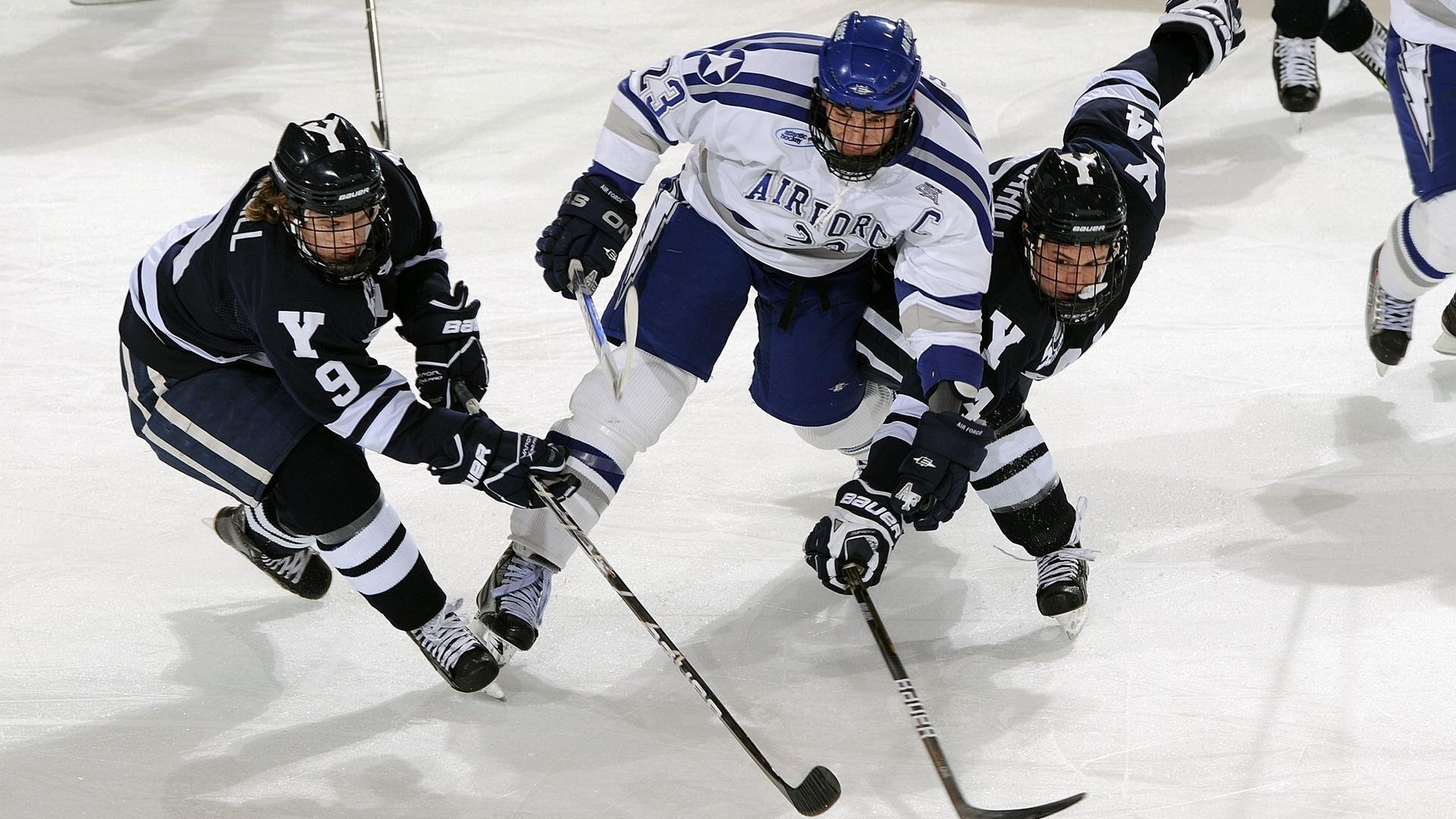 开云电竞平台注册-战术创新：欧冠赛场上的“智谋之战”，欧冠战术分析